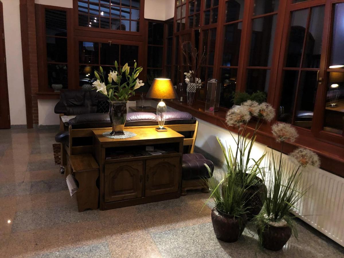 Kaiserhof 库瑞尼卡慕斯卡 外观 照片