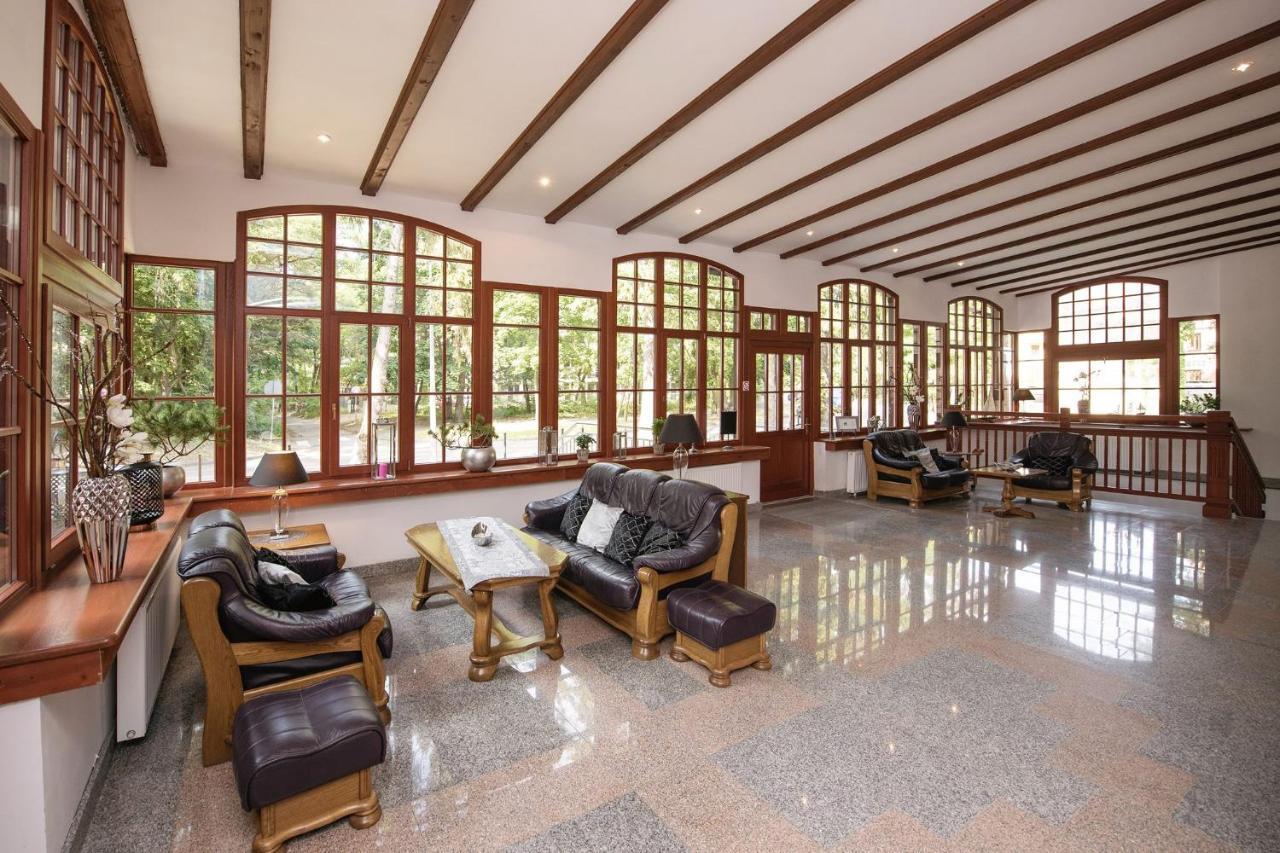 Kaiserhof 库瑞尼卡慕斯卡 外观 照片